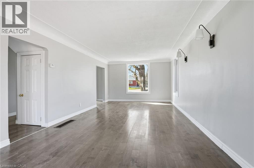 687 UPPER JAMES Street - 9