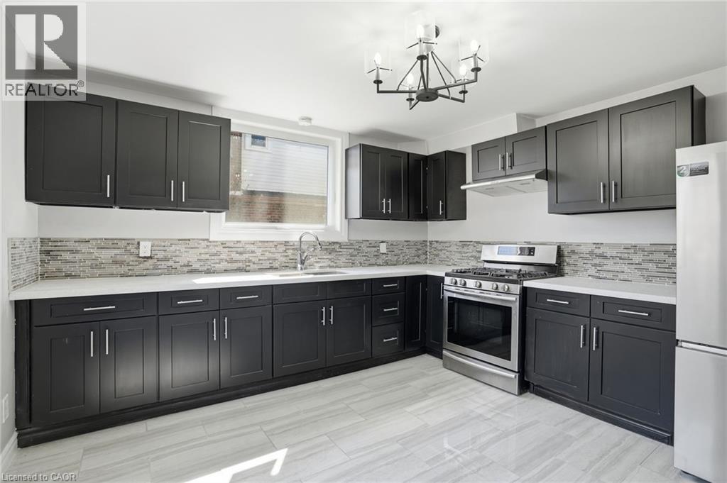 687 UPPER JAMES Street - 13