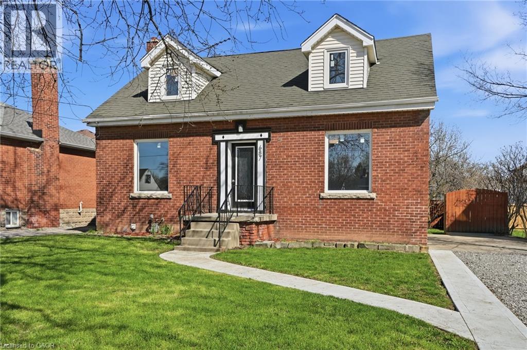 687 UPPER JAMES Street - 2