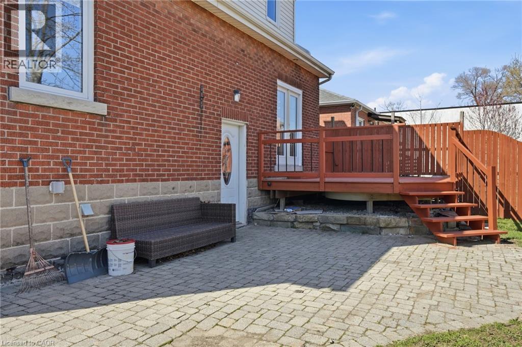 687 UPPER JAMES Street - 27