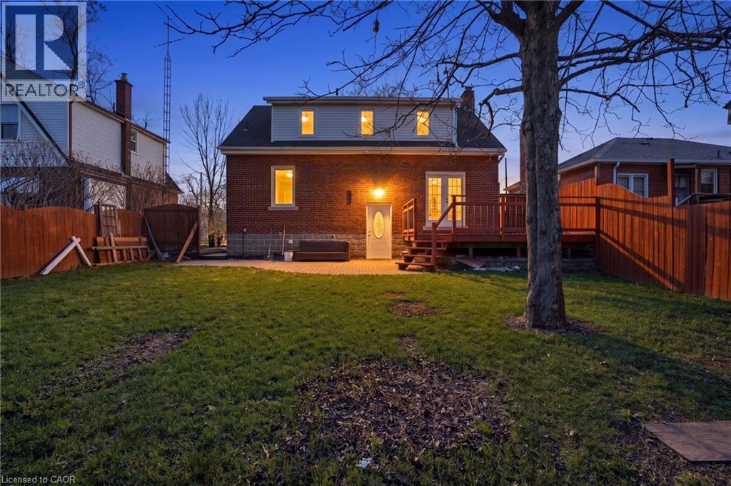 687 UPPER JAMES Street - 30