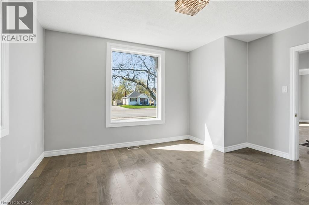687 UPPER JAMES Street - 16