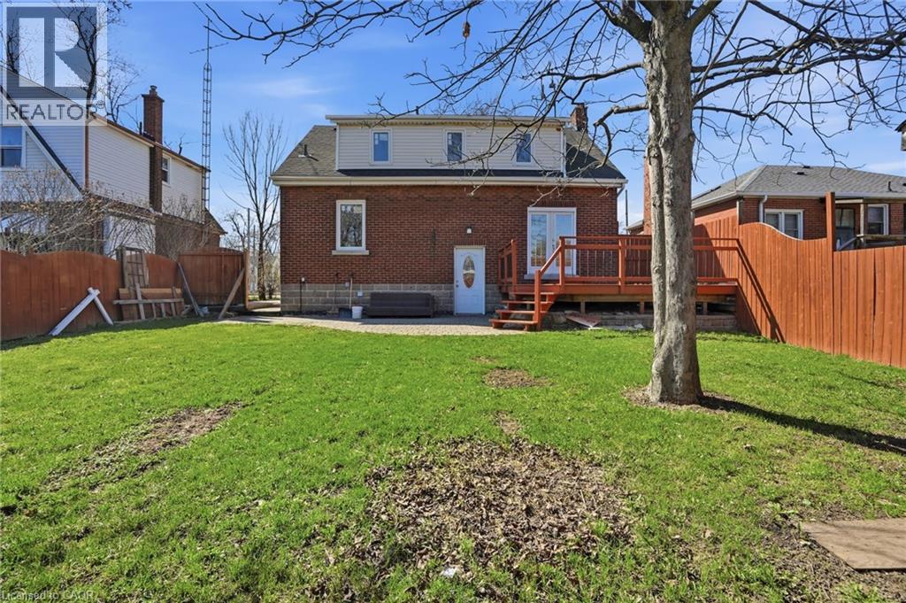 687 UPPER JAMES Street - 31