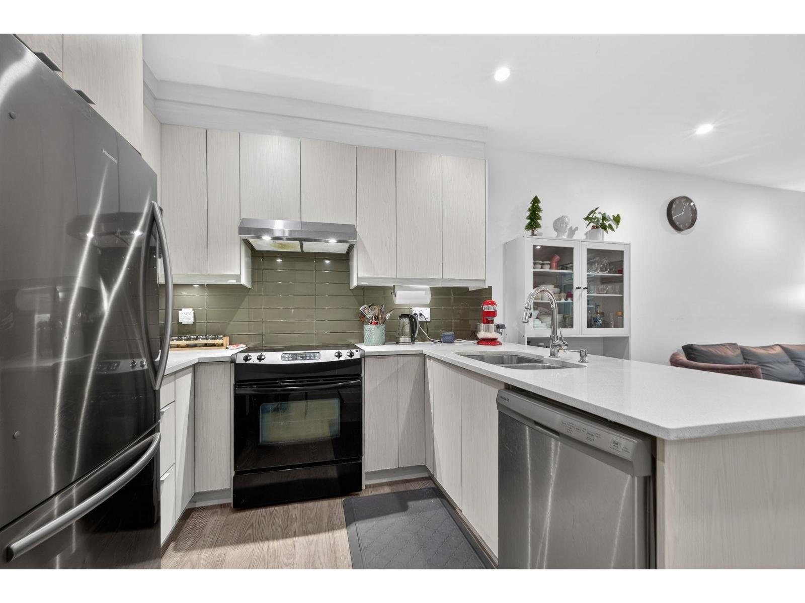 5 Bed, 4 Bath Townhouse for Sale in Surrey – 9 11267 133 STREET, Surrey – MLS# R3119213 - Image 9