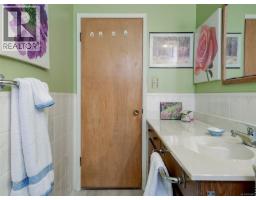 Primary Bedroom - 4231 Interurban Rd, Saanich, BC V9E2C6 Photo 16