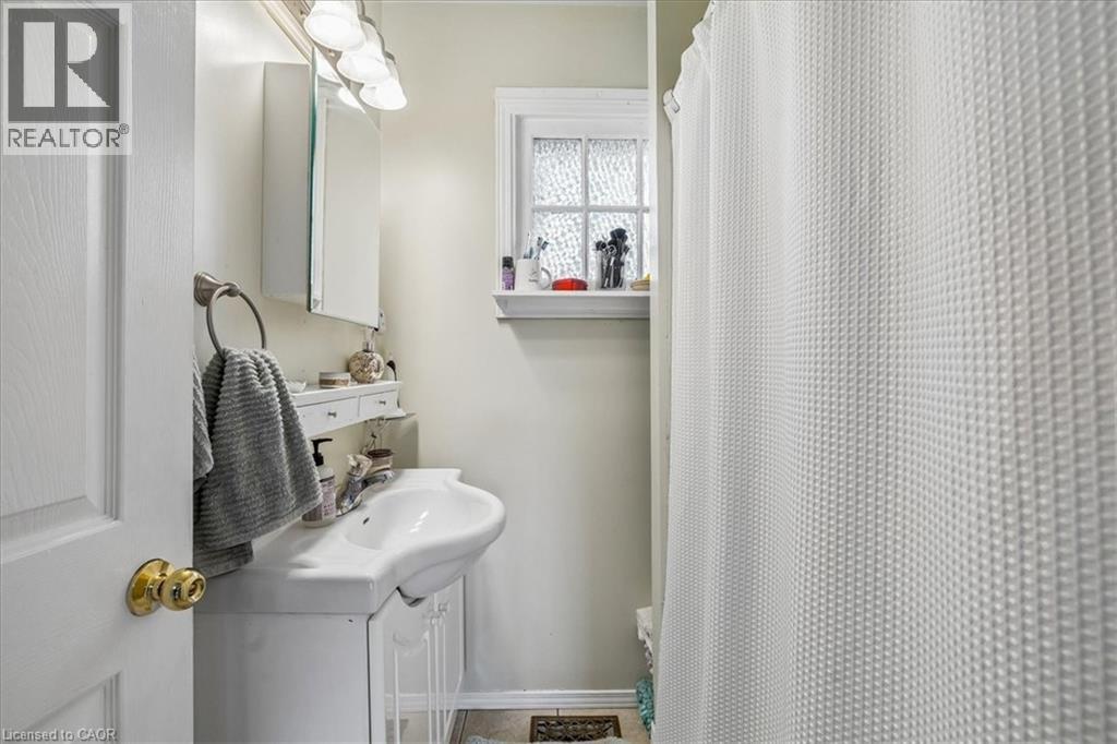 155 1/2 LAKE Street, St. Catharines, Ontario, L2R5Y5 — Photo 26