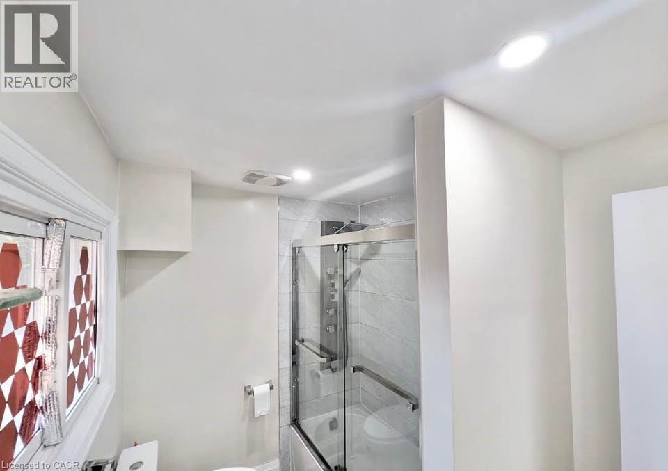 68 BRIARGATE Drive, Kitchener, Ontario, N2E2J8 — Photo 13
