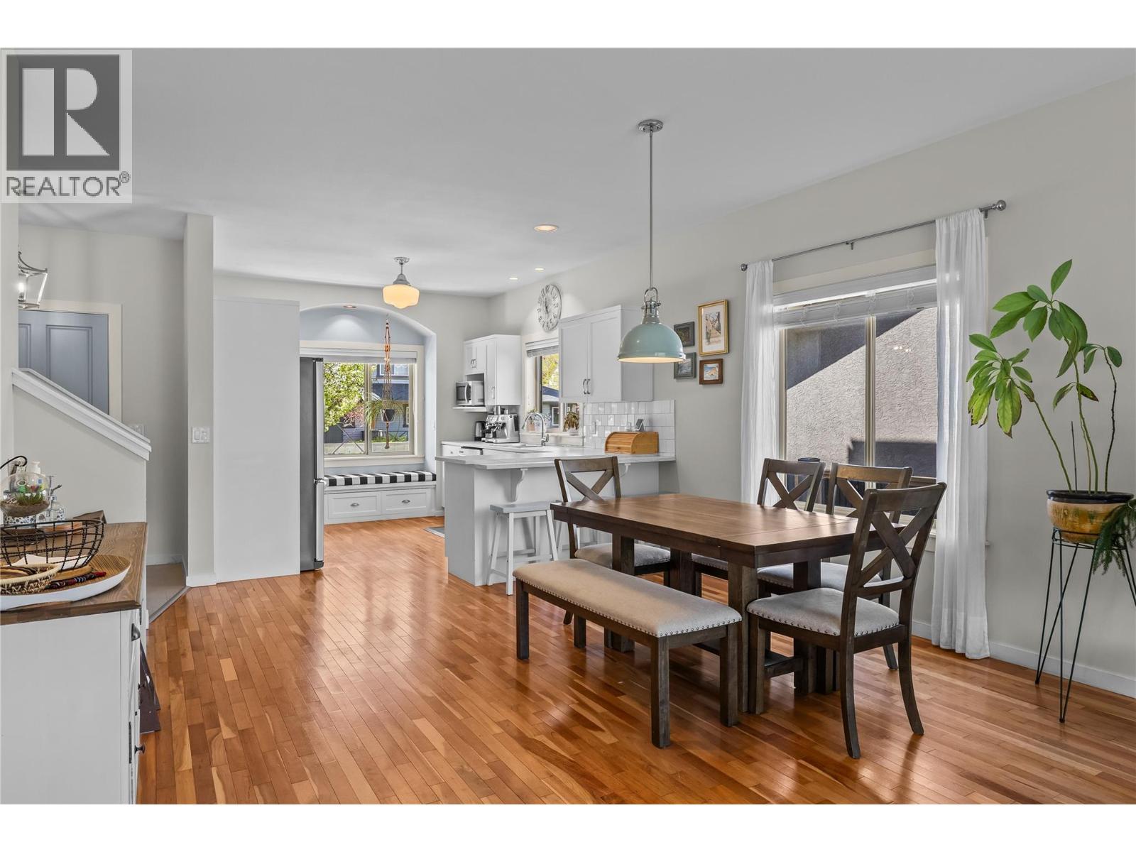  916 Paret Crescent, Kelowna