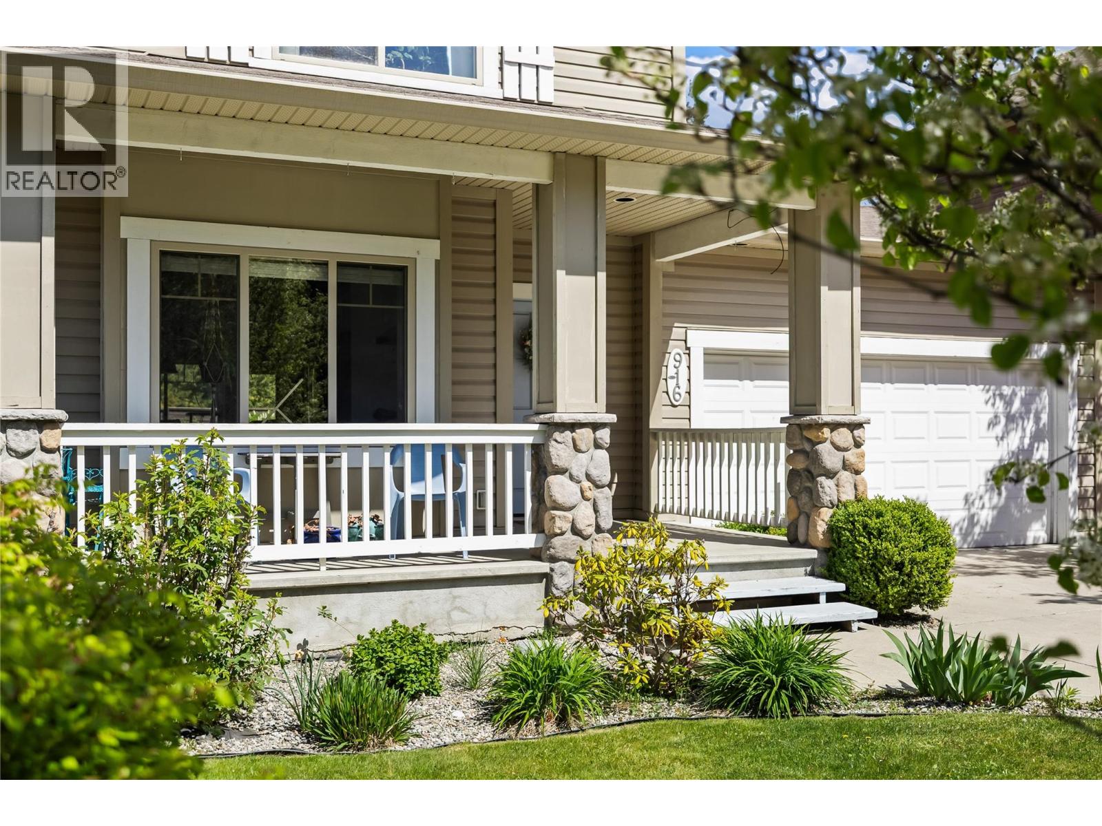 916 Paret Crescent - 3