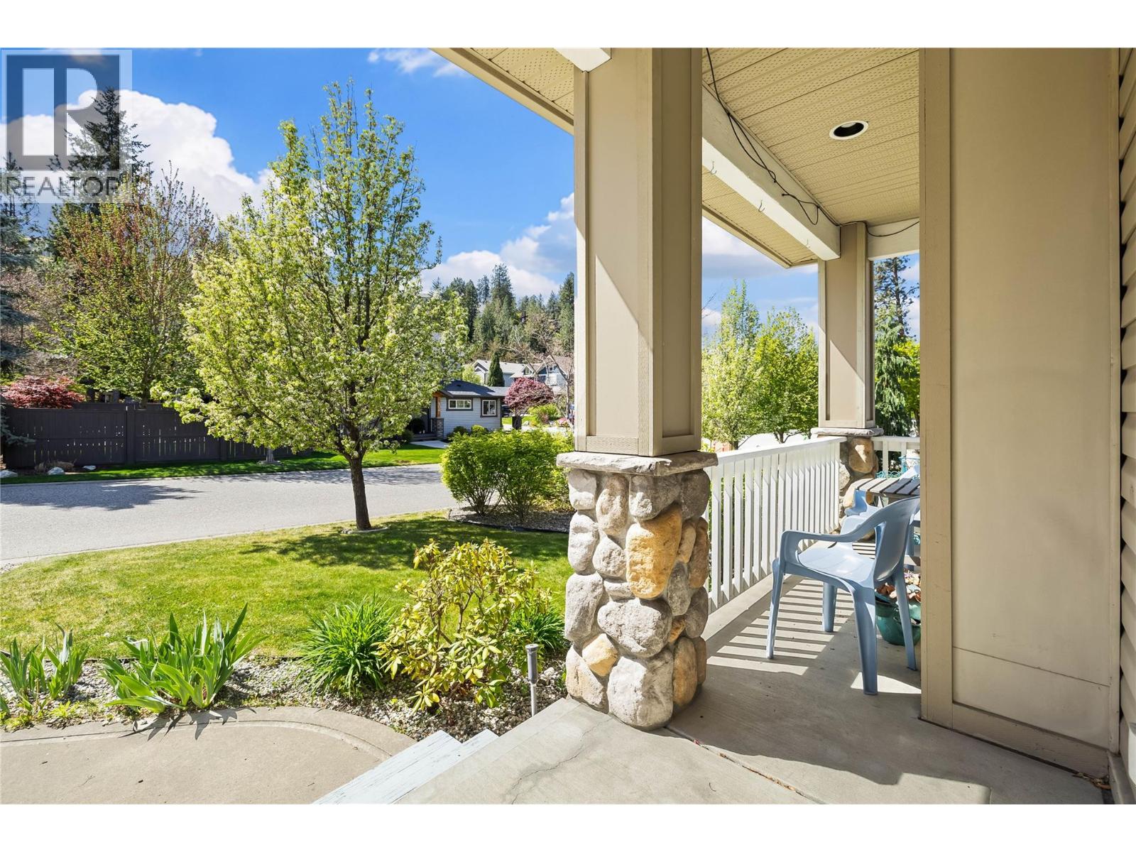 916 Paret Crescent - 5