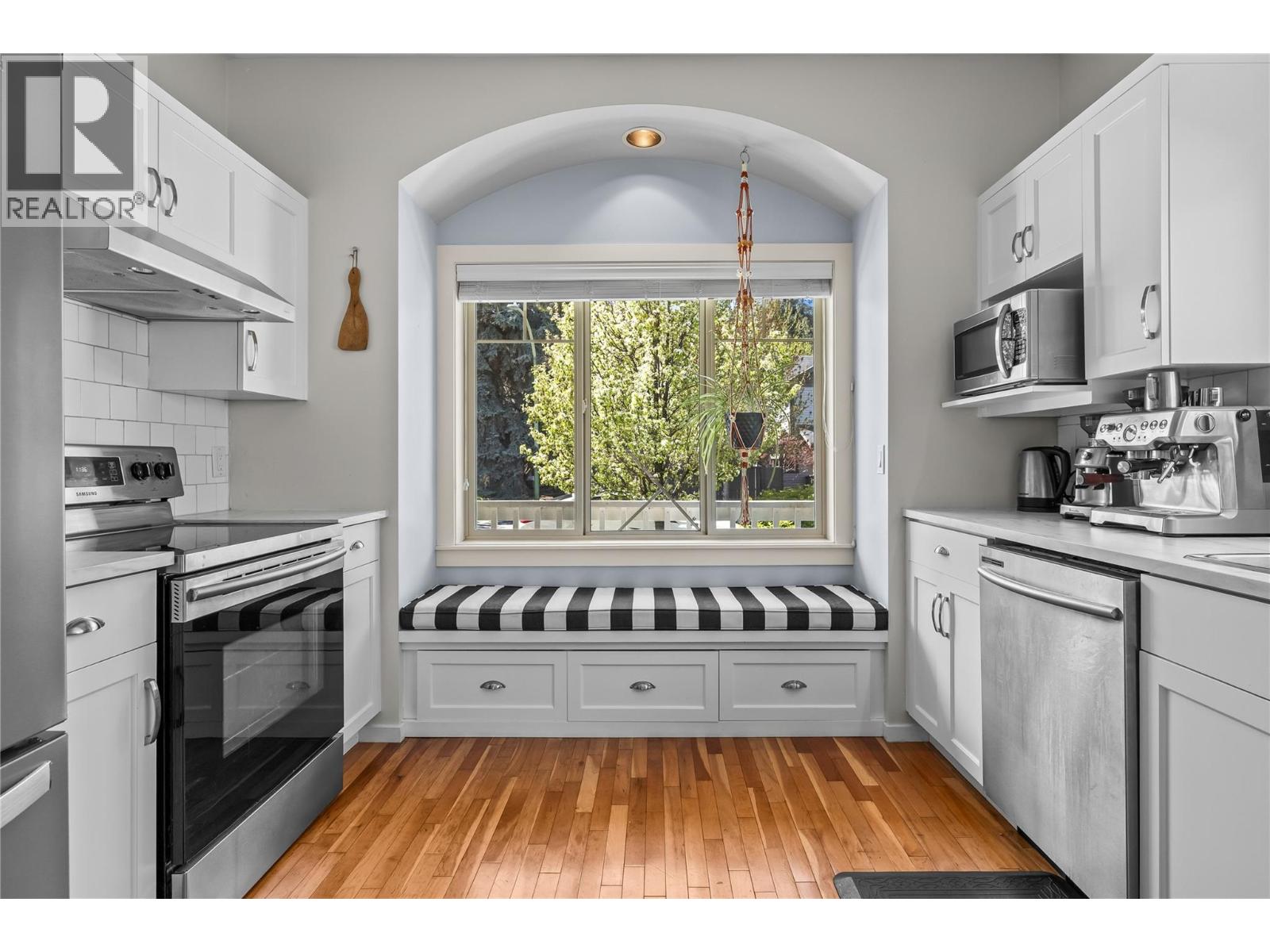  916 Paret Crescent, Kelowna