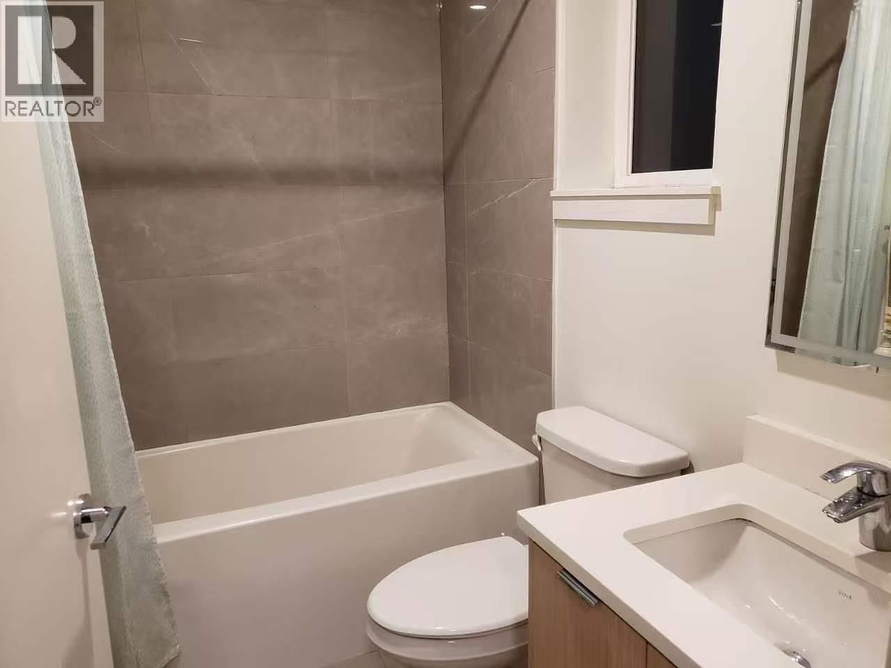 2 Bed, 2 Bath House for Rent in Vancouver – 2666 DUKE STREET, Vancouver - Image 5