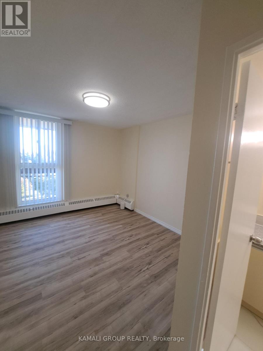 #727 4645 JANE STREET - 20