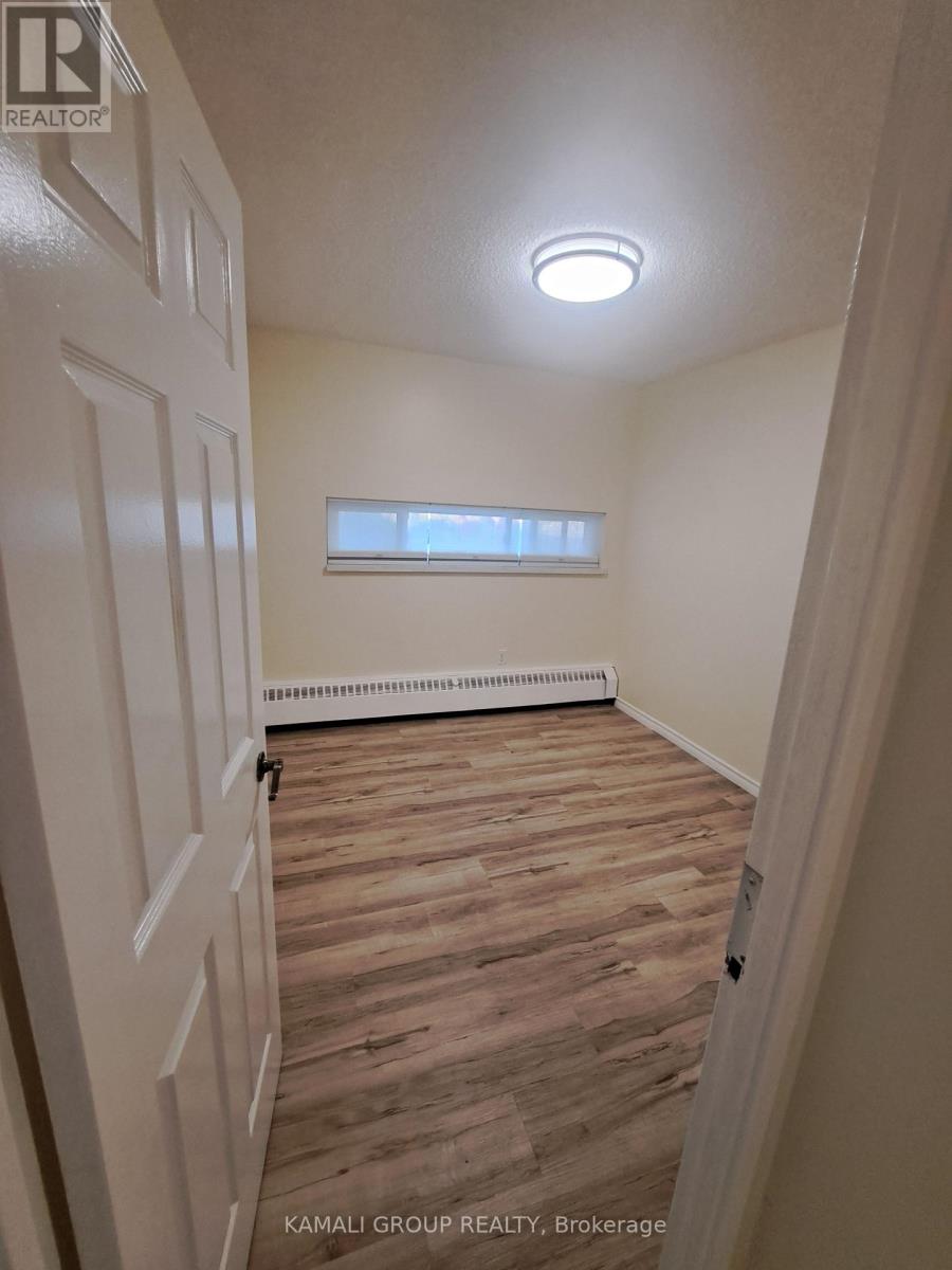 #727 4645 JANE STREET - 29