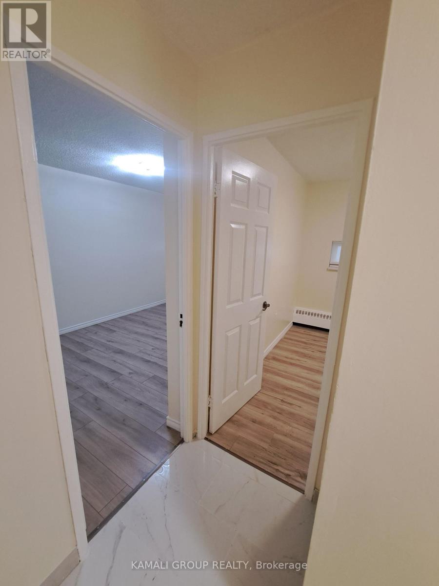 #727 4645 JANE STREET - 25