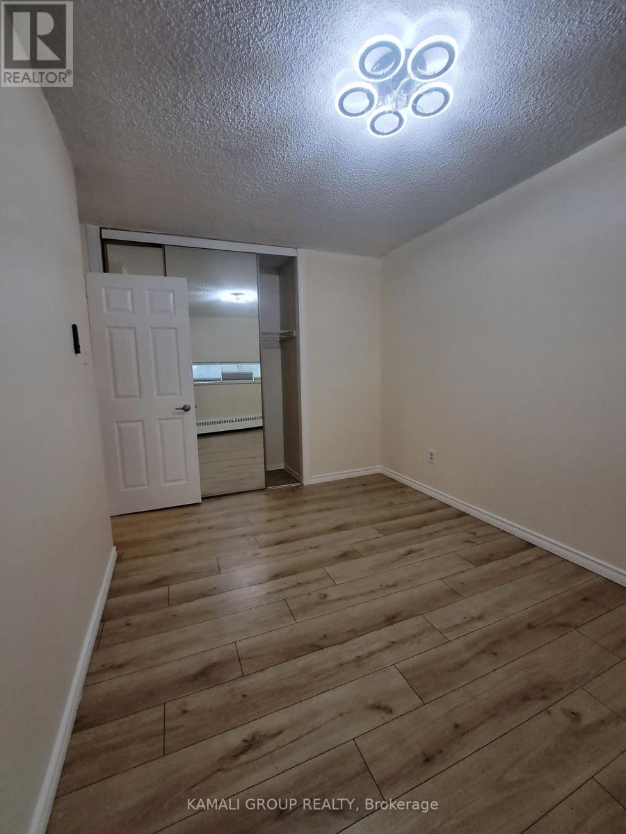 #727 4645 JANE STREET - 27