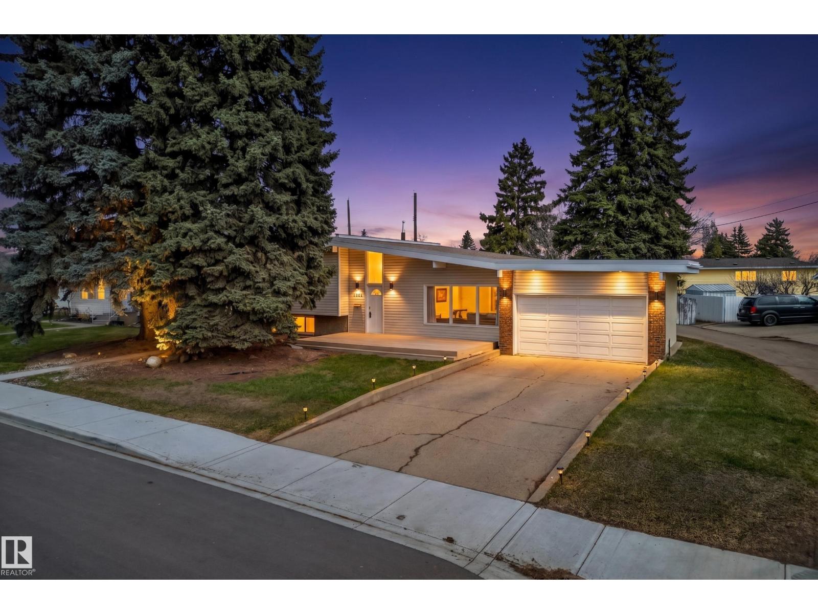 5304 90A AV NW, Edmonton