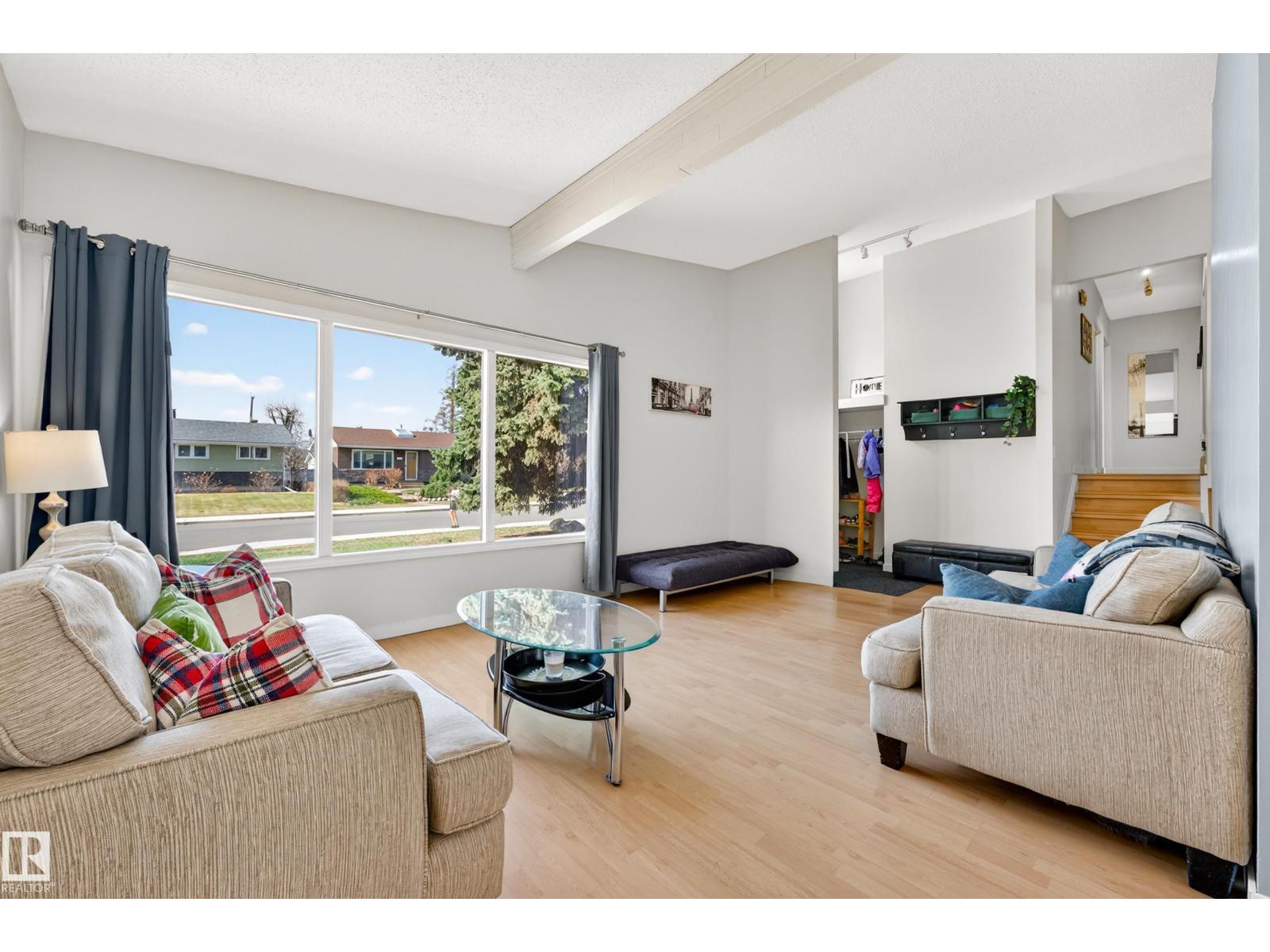 5304 90A AV NW, Edmonton