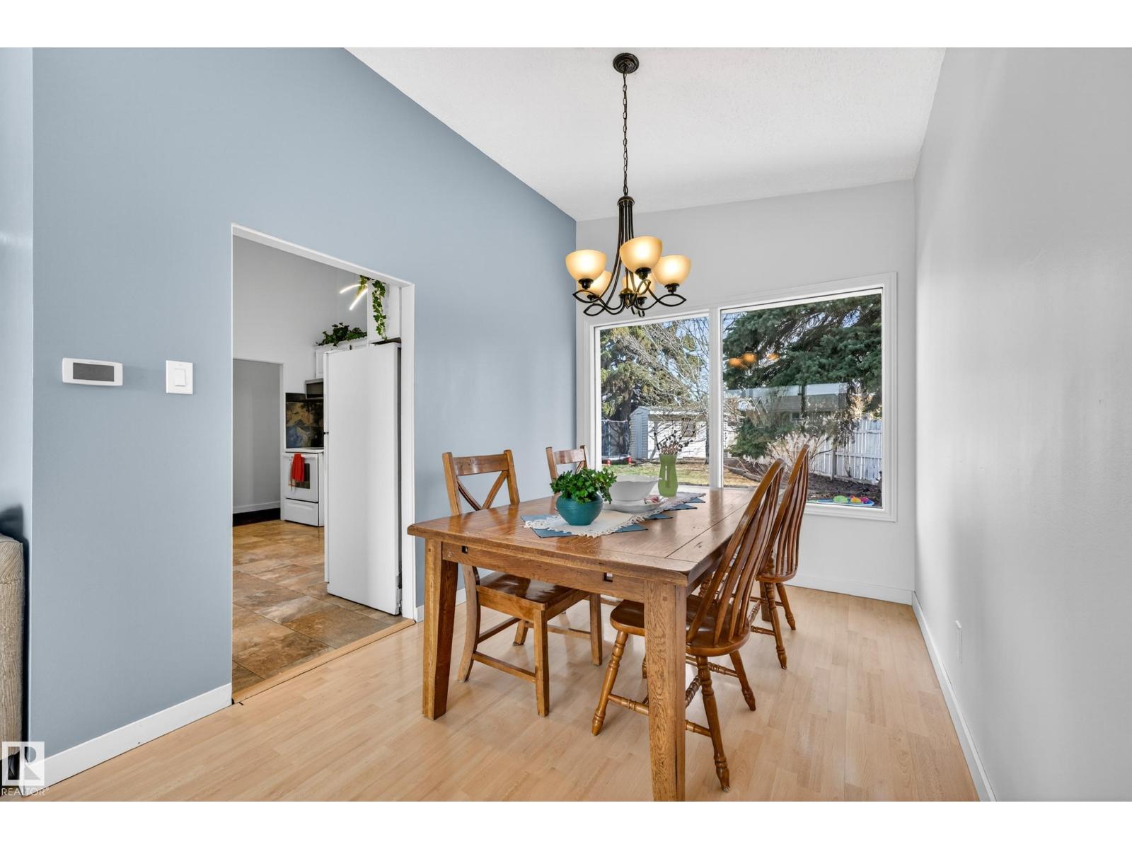 5304 90A AV NW, Edmonton