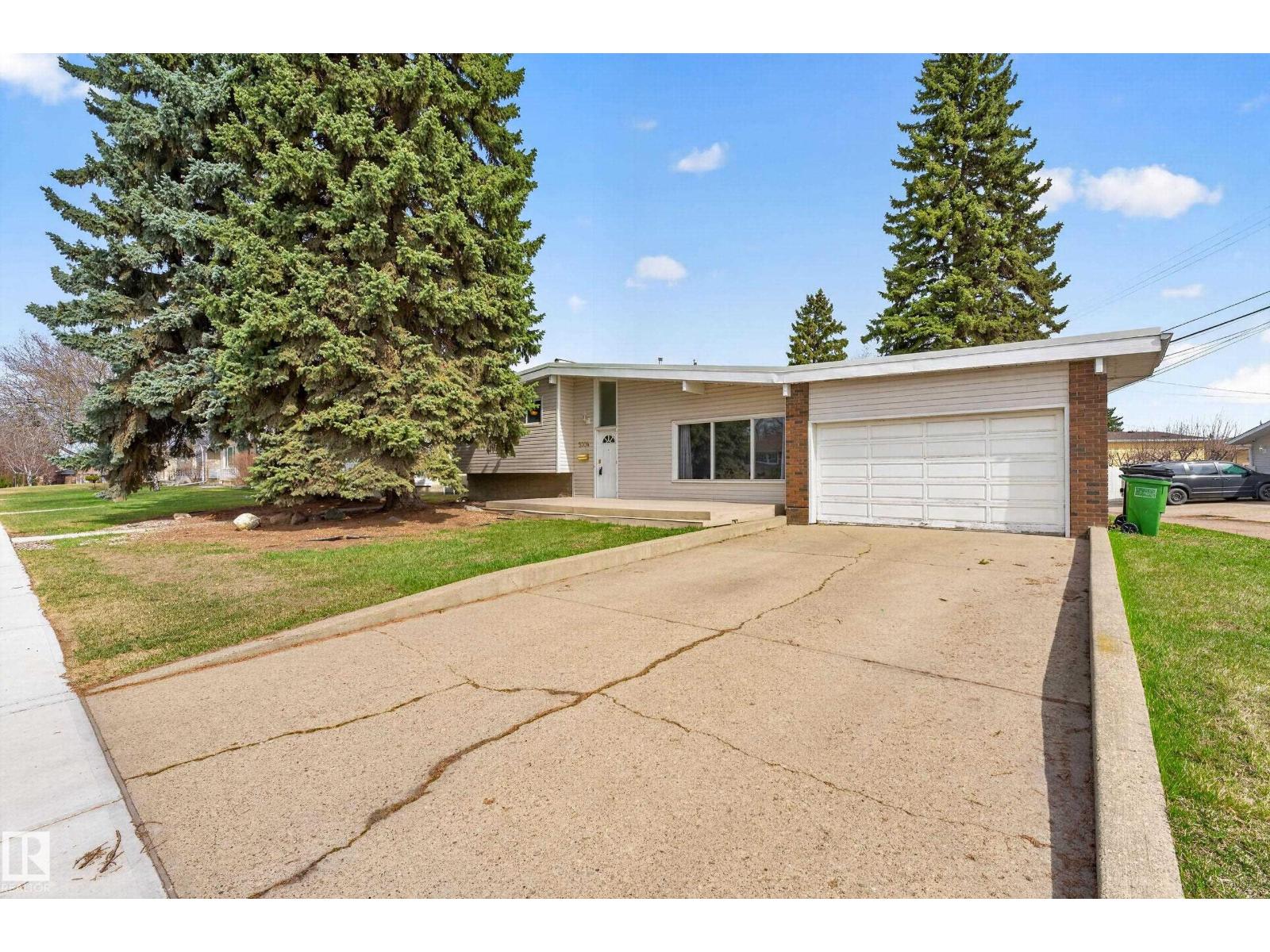 5304 90A AV NW, Edmonton