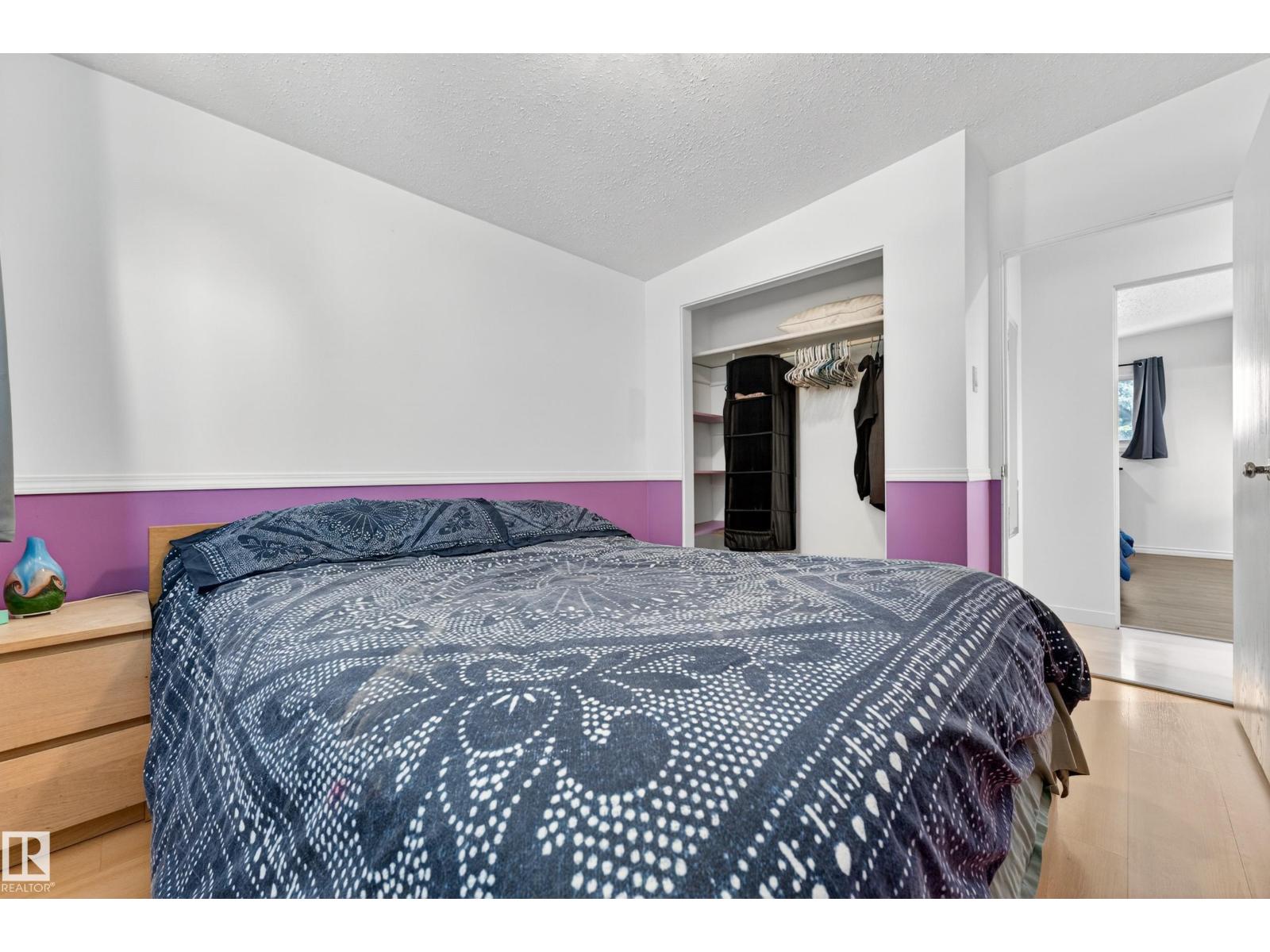5304 90A AV NW, Edmonton
