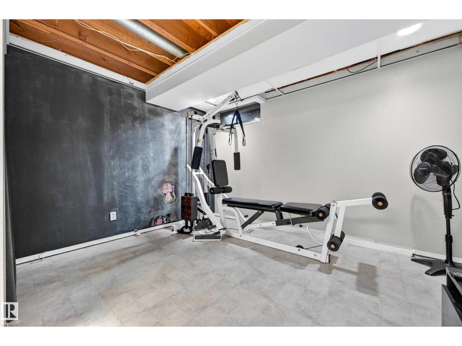 5304 90A AV NW, Edmonton
