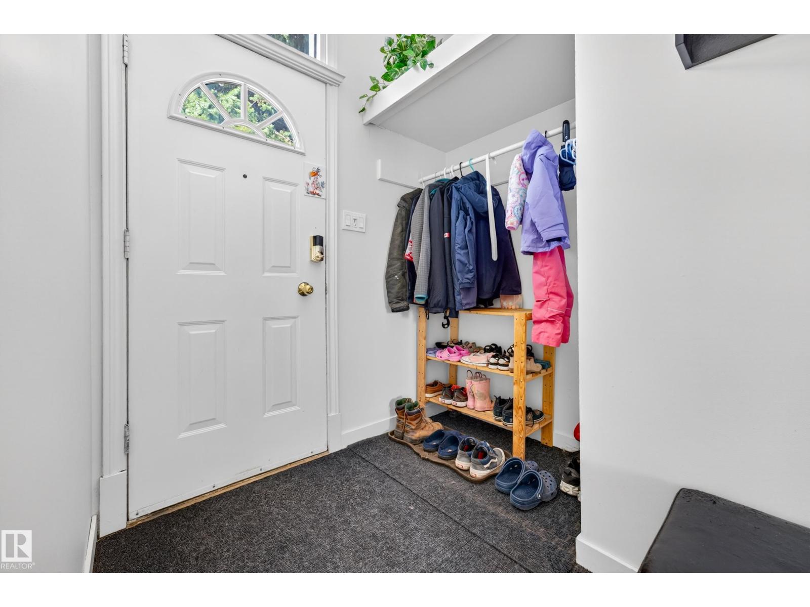 5304 90A AV NW, Edmonton