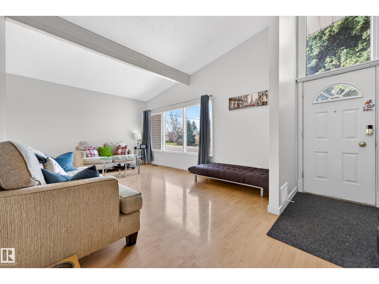 5304 90A AV NW, Edmonton