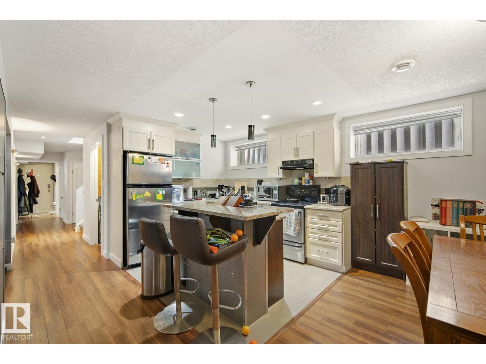 10649 67 AV NW, Edmonton