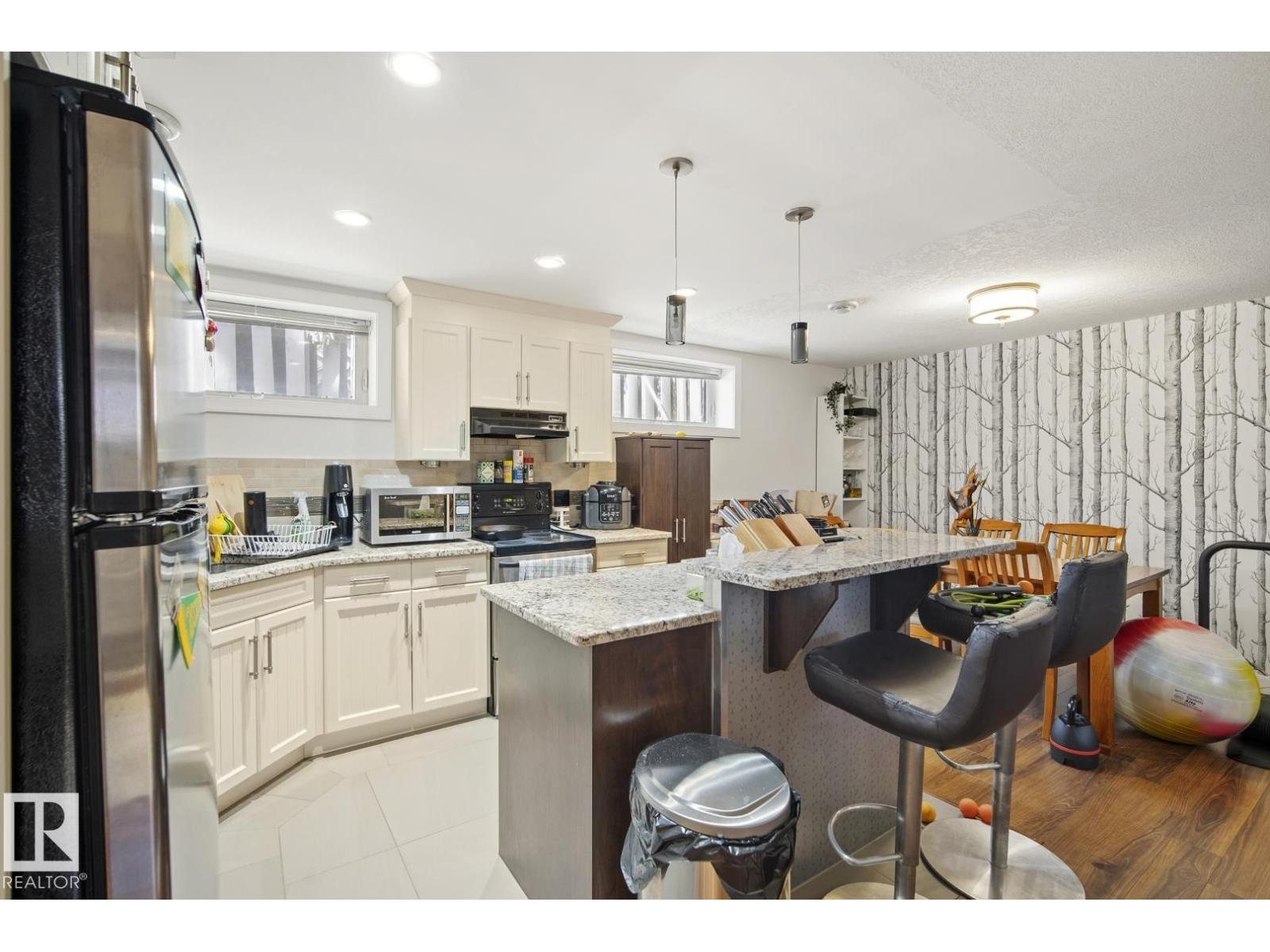 10649 67 AV NW, Edmonton
