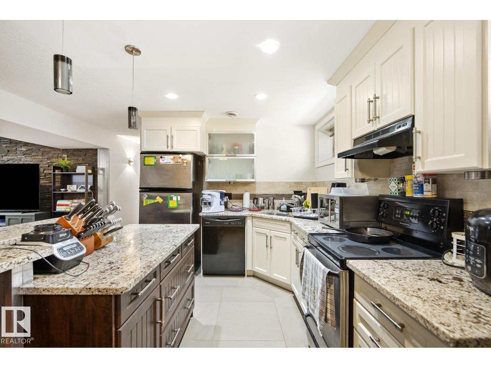 10649 67 AV NW, Edmonton