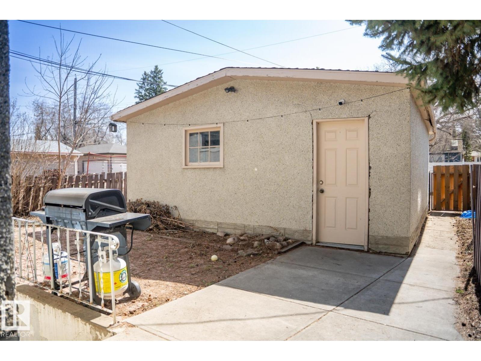 10649 67 AV NW, Edmonton