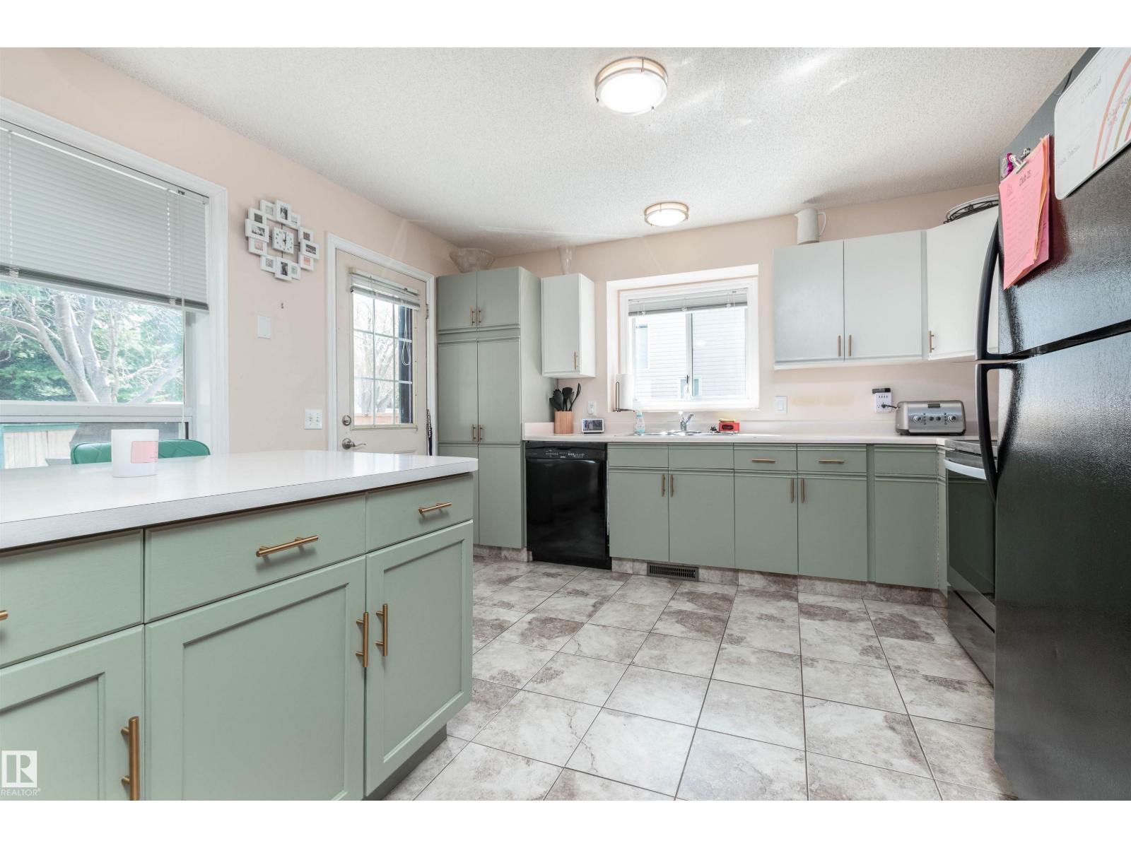 9 DARLINGTON DR, Sherwood Park