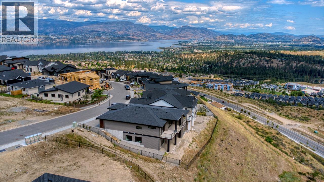  1070 Emslie Street, Kelowna
