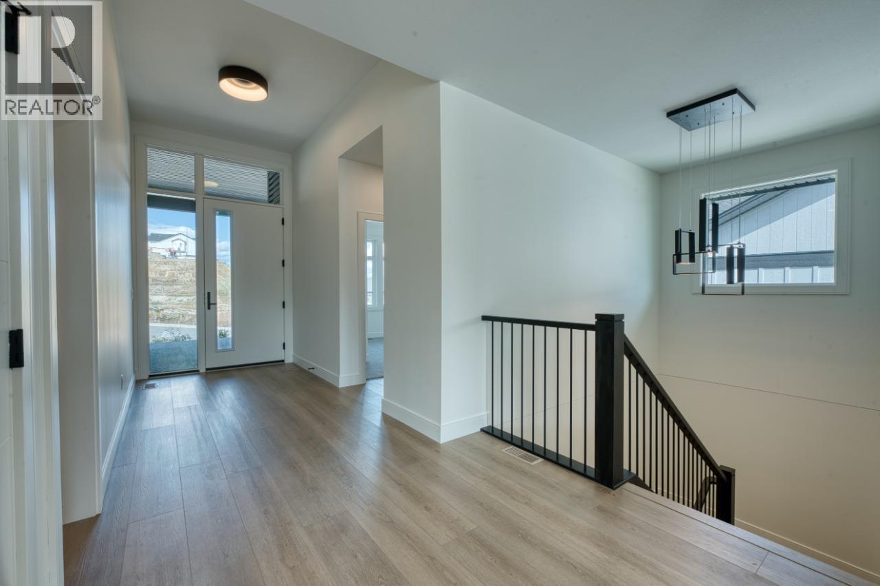  1070 Emslie Street, Kelowna