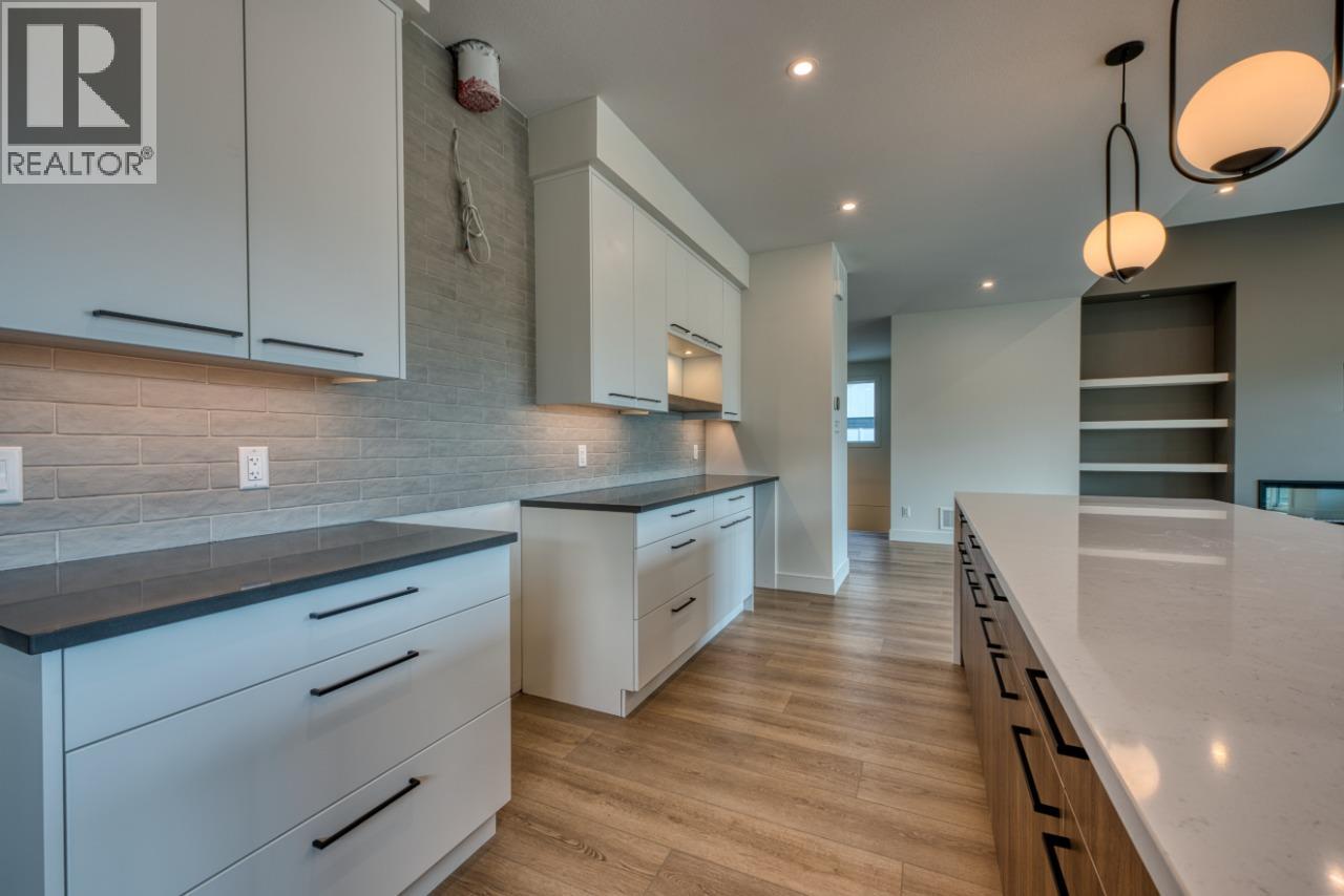  1070 Emslie Street, Kelowna
