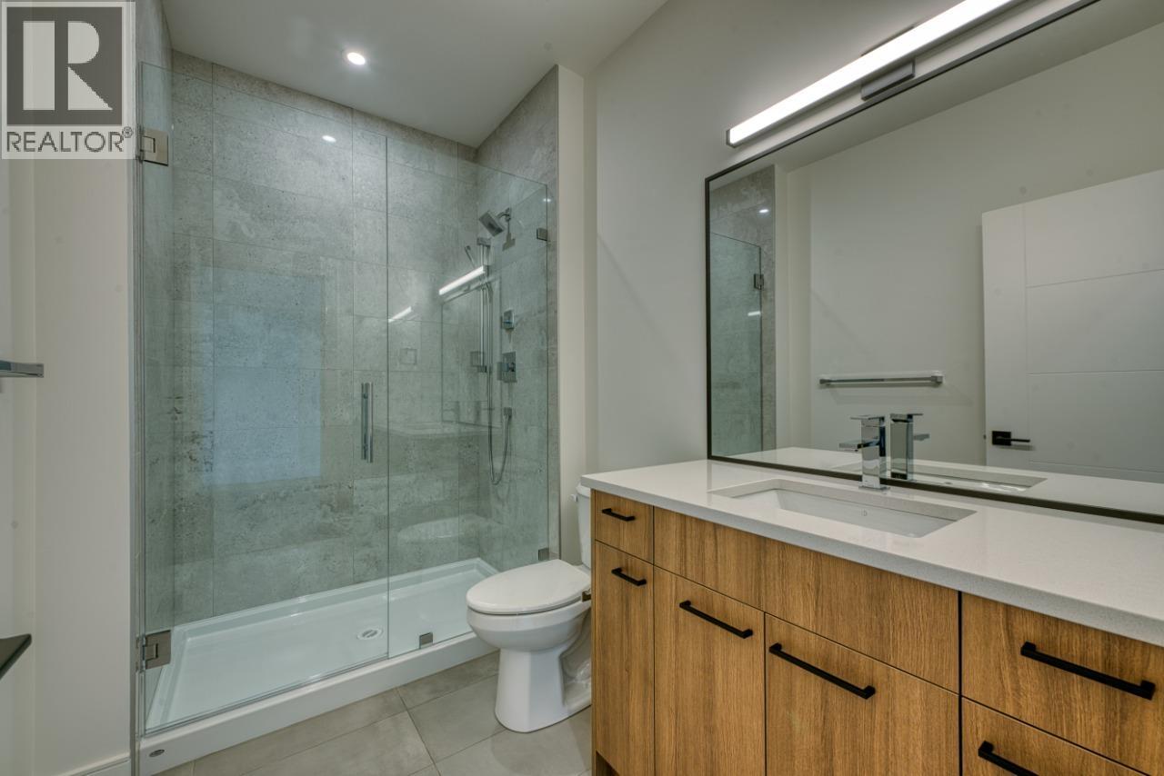  1070 Emslie Street, Kelowna