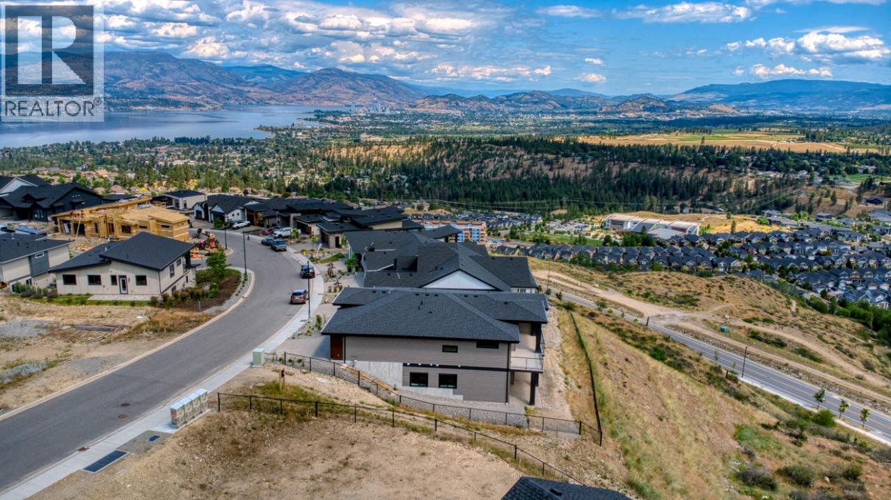 1070 Emslie Street, Kelowna
