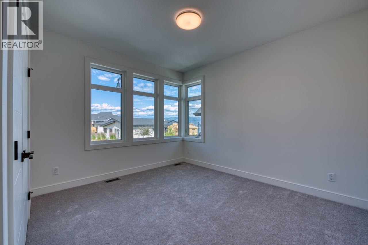  1070 Emslie Street, Kelowna