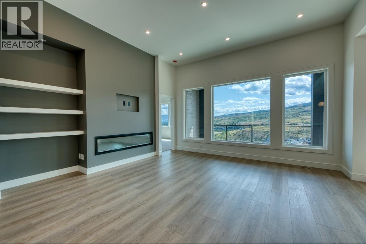  1070 Emslie Street, Kelowna