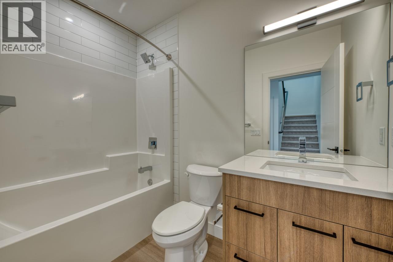  1070 Emslie Street, Kelowna