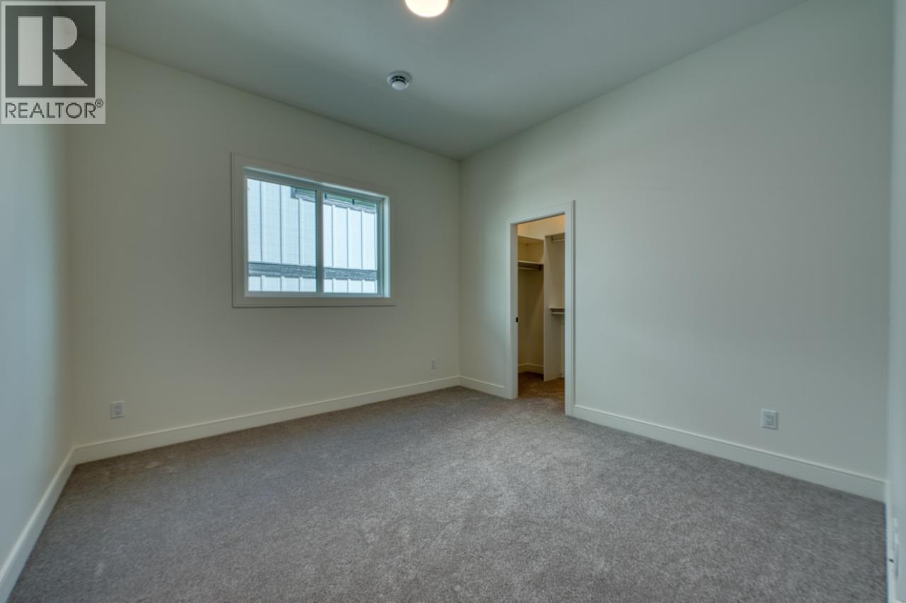  1070 Emslie Street, Kelowna