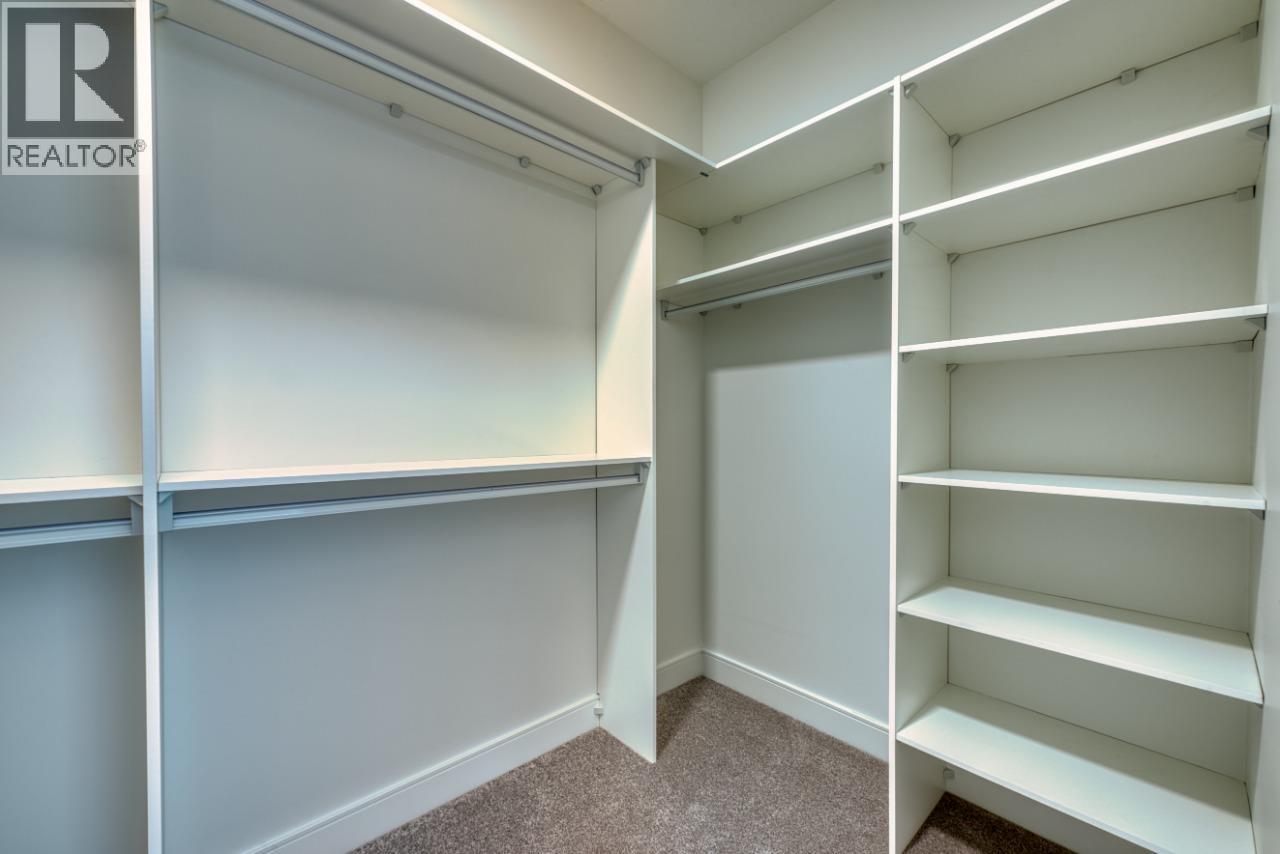  1070 Emslie Street, Kelowna