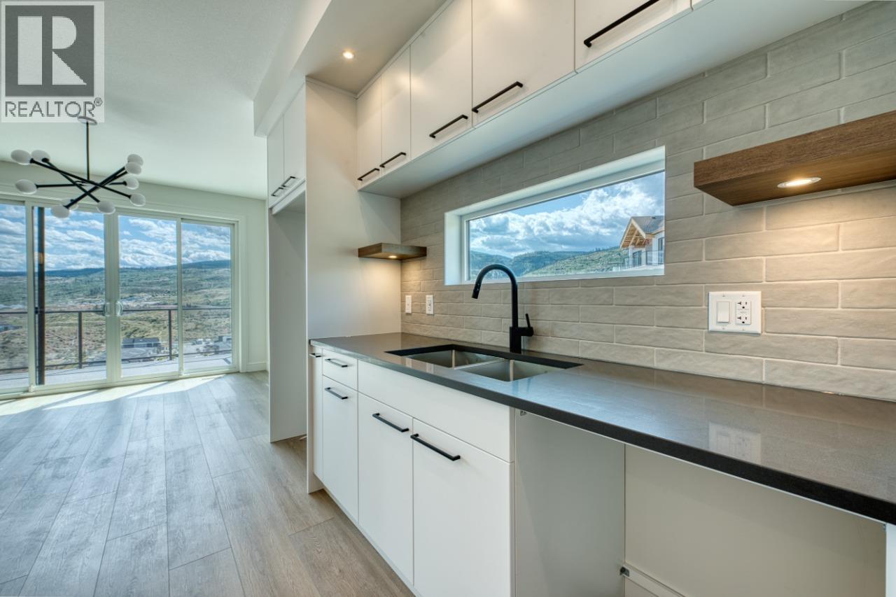  1070 Emslie Street, Kelowna