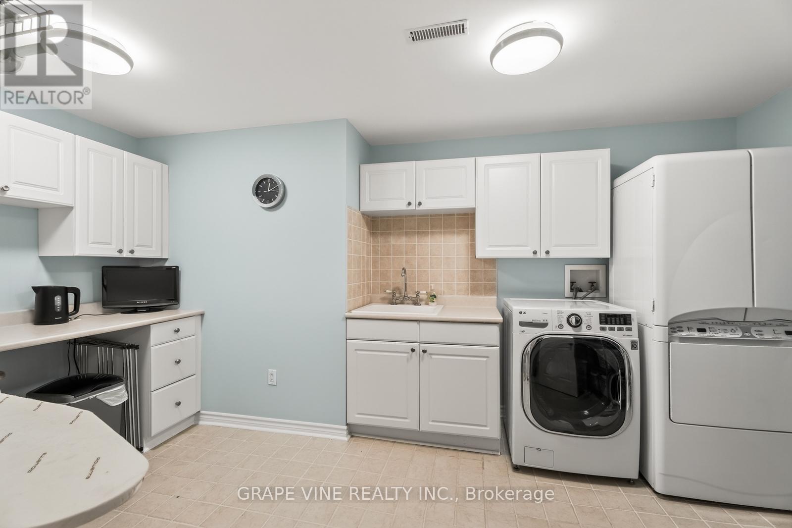 28 DELAMERE DRIVE - 23