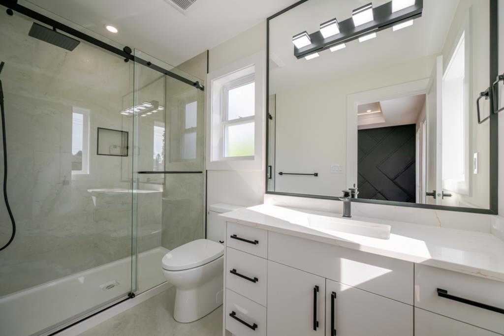 8 Bed, 6 Bath House for Sale in Abbotsford – 2219 LYNDEN STREET, Abbotsford - Image 33