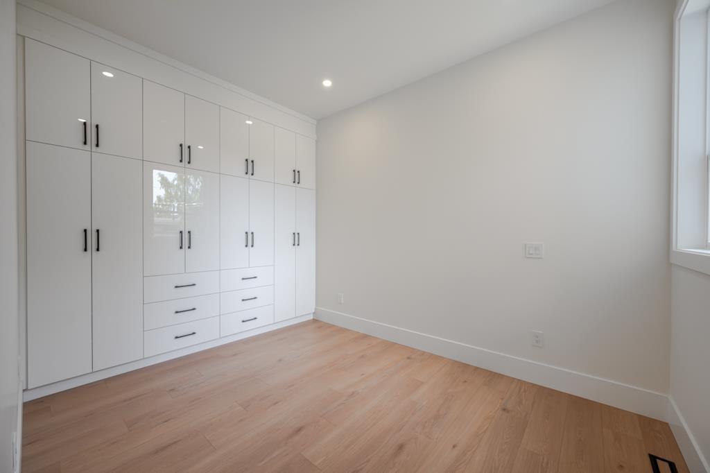 8 Bed, 6 Bath House for Sale in Abbotsford – 2219 LYNDEN STREET, Abbotsford - Image 30