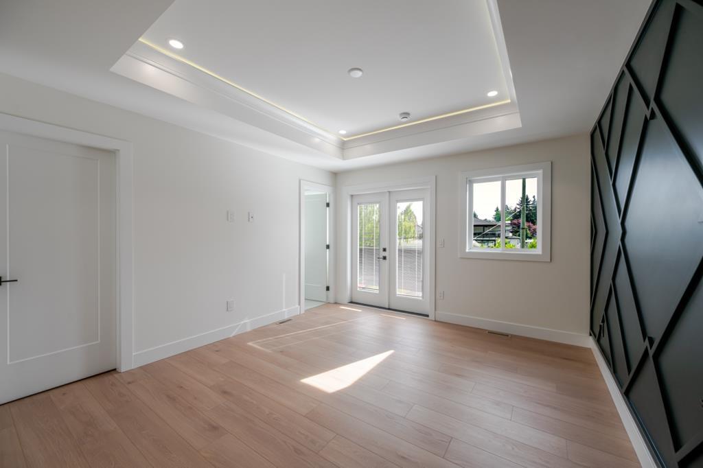 8 Bed, 6 Bath House for Sale in Abbotsford – 2219 LYNDEN STREET, Abbotsford - Image 2