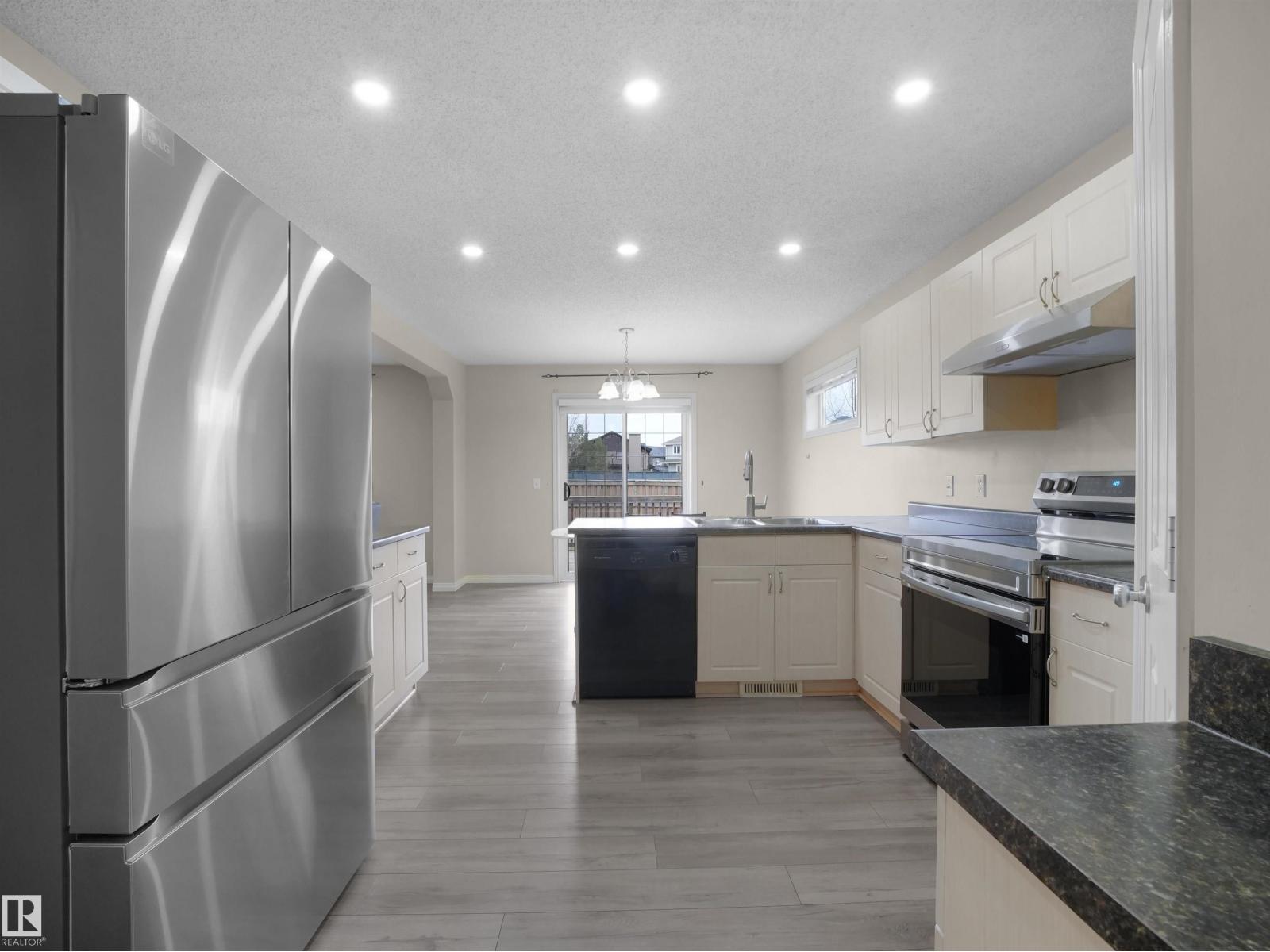 7407 SINGER LANDING LD NW, Edmonton
