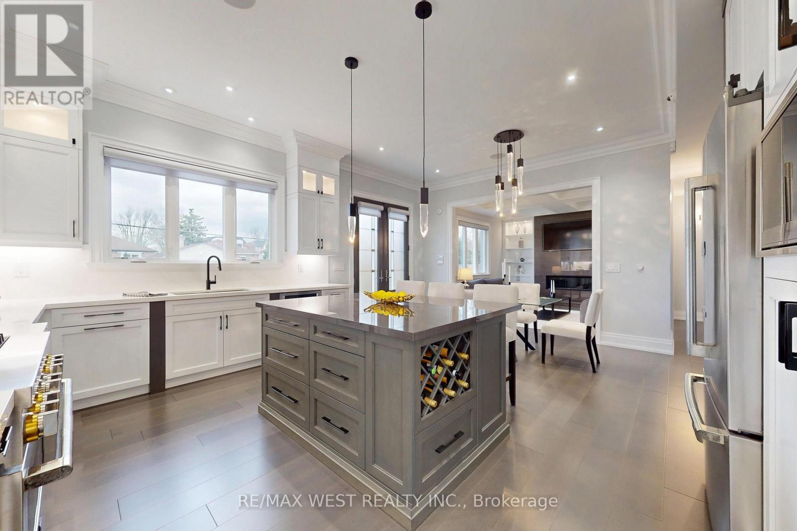 222 CONNAUGHT AVENUE - 10